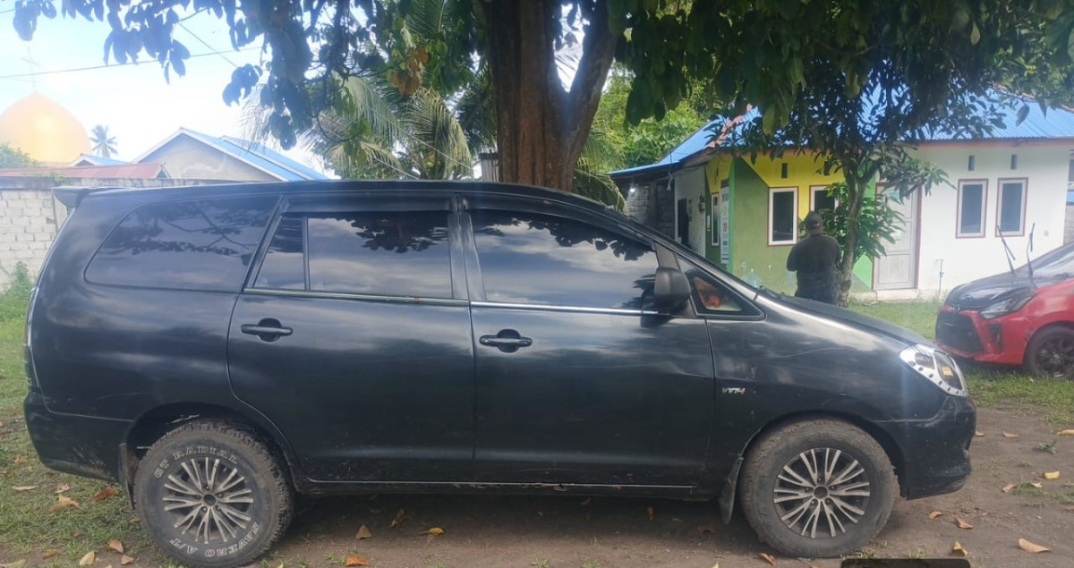 TOYOTA INNOVA  E