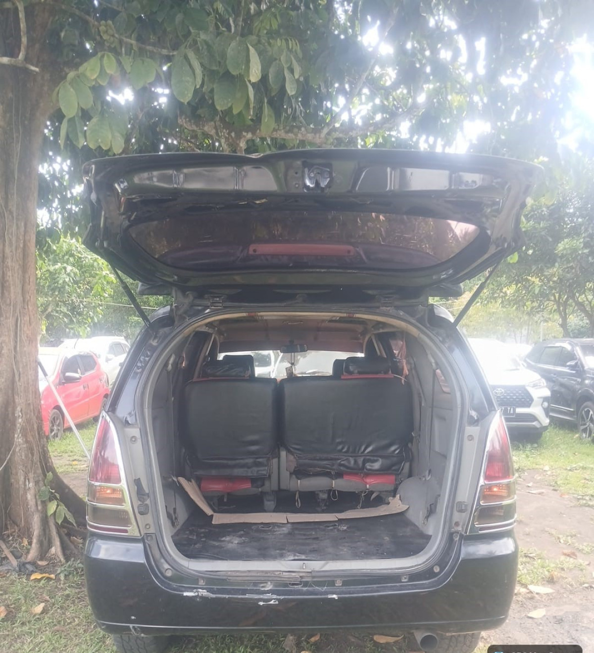 TOYOTA INNOVA  E