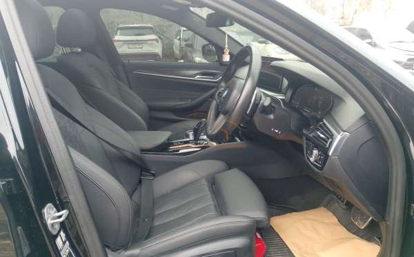 BMW G30 CKD A/T