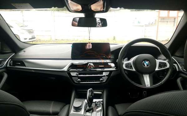 BMW G30 CKD A/T