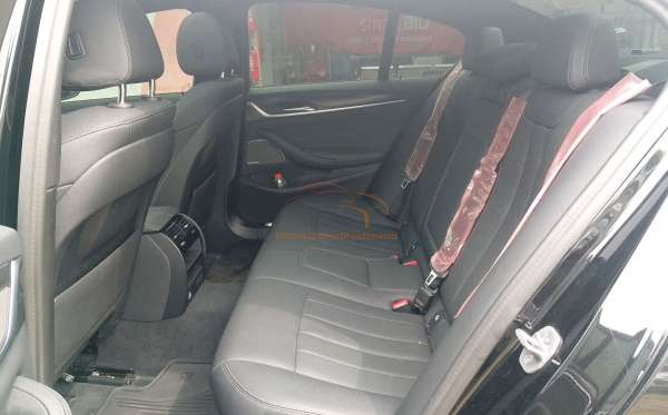 BMW G30 CKD A/T