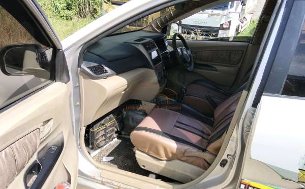 DAIHATSU  XENIA  R