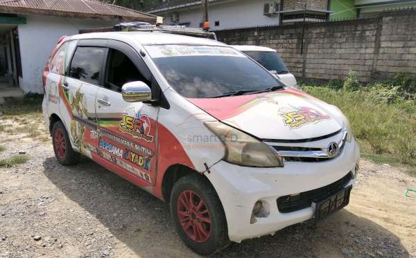 DAIHATSU  XENIA  R
