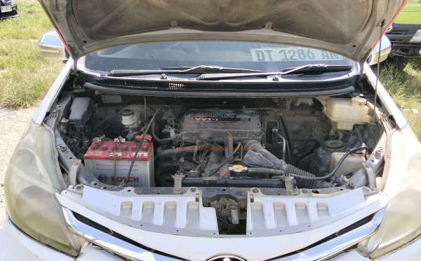 DAIHATSU  XENIA  R