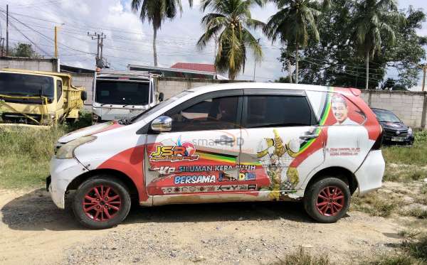 DAIHATSU  XENIA  R
