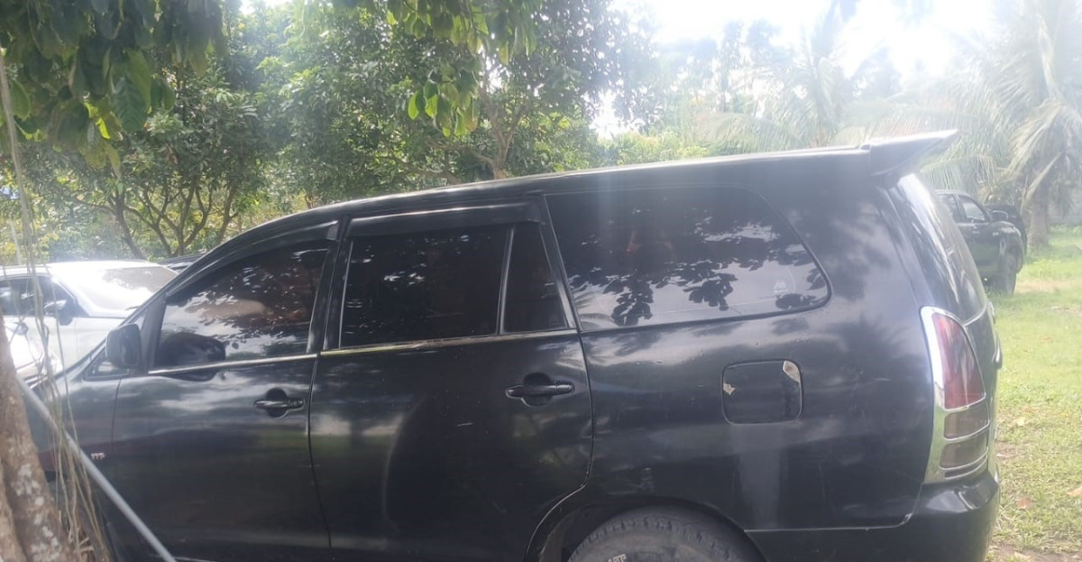 TOYOTA INNOVA  E
