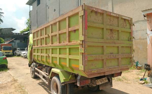 HINO XZU349R