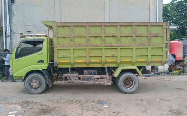HINO XZU349R