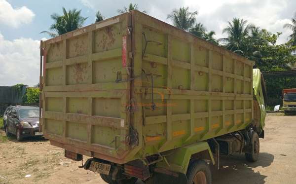 HINO XZU349R