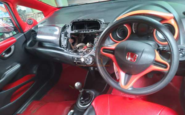 HONDA  JAZZ  GE8 1.5 E