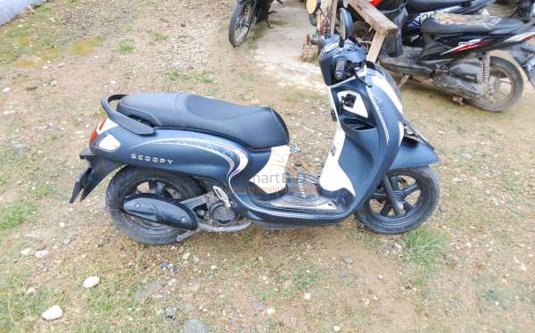 HONDA  SCOOPY