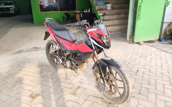 HONDA SONIC 150 R