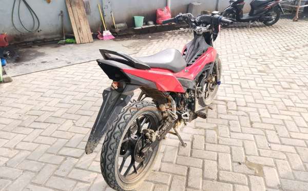 HONDA SONIC 150 R
