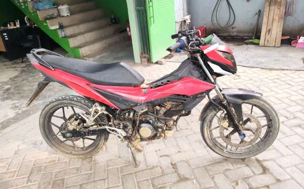 HONDA SONIC 150 R