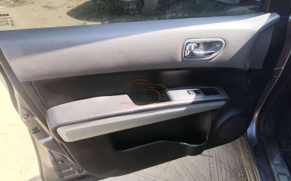 NISSAN X TRAIL