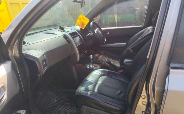 NISSAN X TRAIL