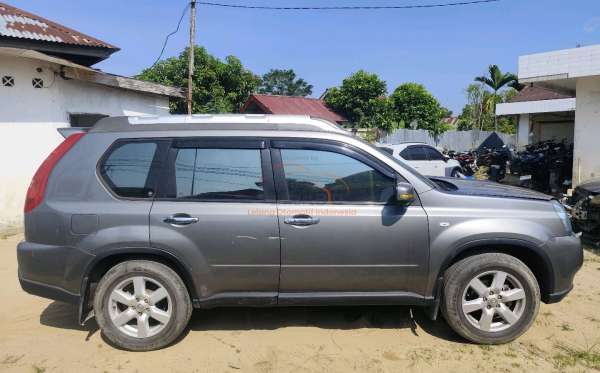 NISSAN X TRAIL