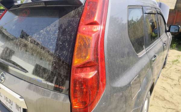 NISSAN X TRAIL