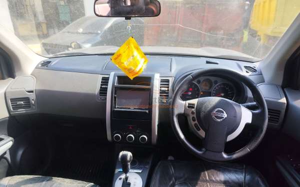 NISSAN X TRAIL