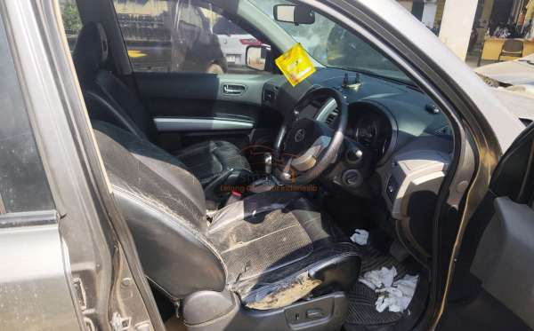 NISSAN X TRAIL