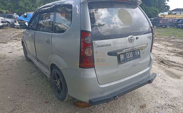 TOYOTA AVANZA