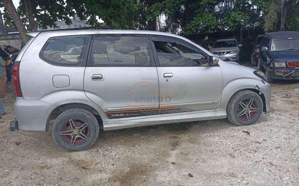 TOYOTA AVANZA