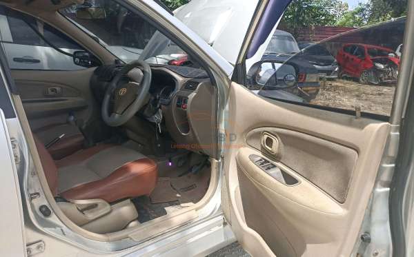 TOYOTA AVANZA
