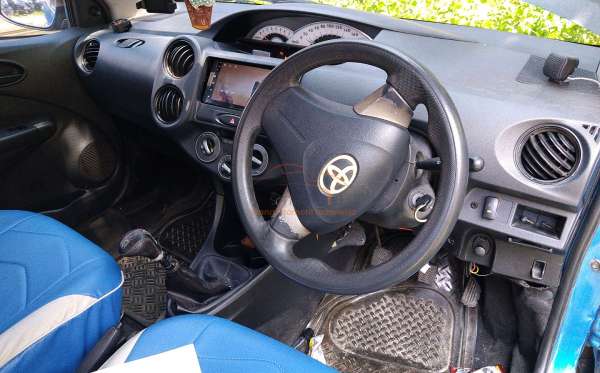 TOYOTA  ETIOS  1.2 E