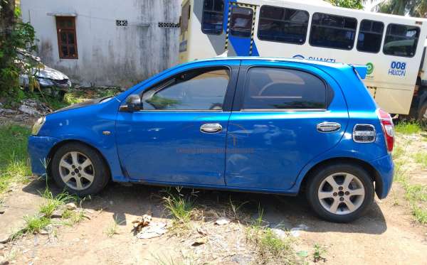 TOYOTA  ETIOS  1.2 E