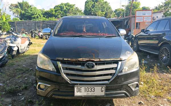 TOYOTA INNOVA