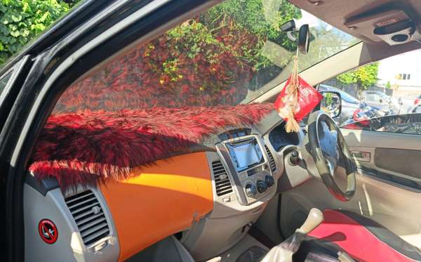 TOYOTA INNOVA
