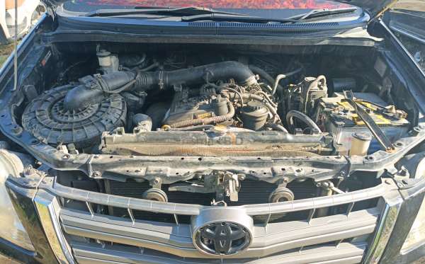 TOYOTA INNOVA