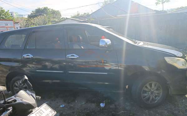 TOYOTA INNOVA