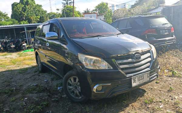 TOYOTA INNOVA