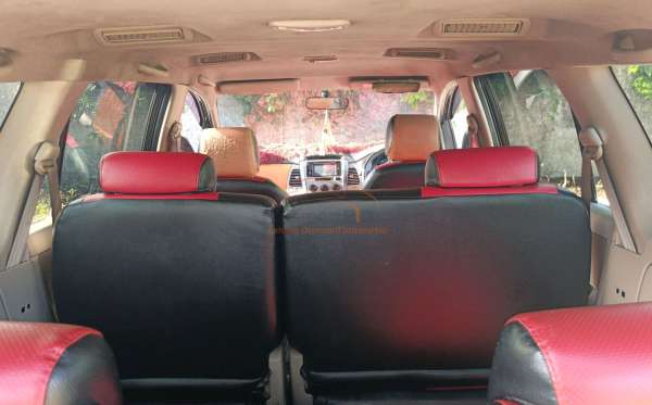 TOYOTA INNOVA