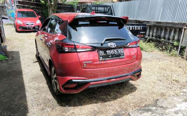 TOYOTA  YARIS  S