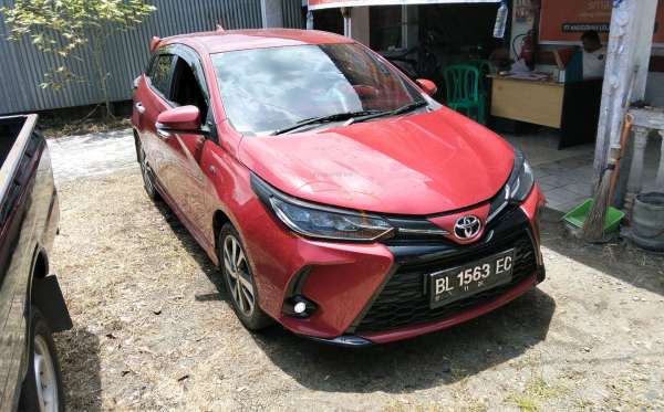 TOYOTA  YARIS  S