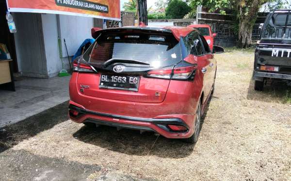 TOYOTA  YARIS  S