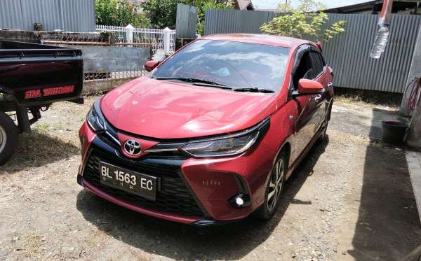 TOYOTA  YARIS  S
