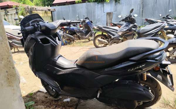 YAMAHA  NMAX