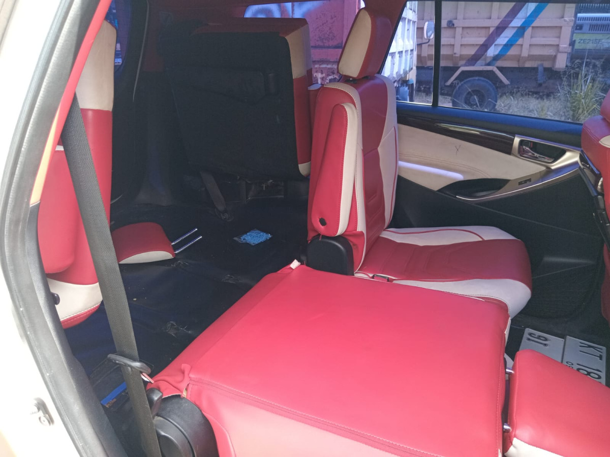 TOYOTA INNOVA  2.0 Q