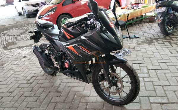 HONDA CBR 150 R
