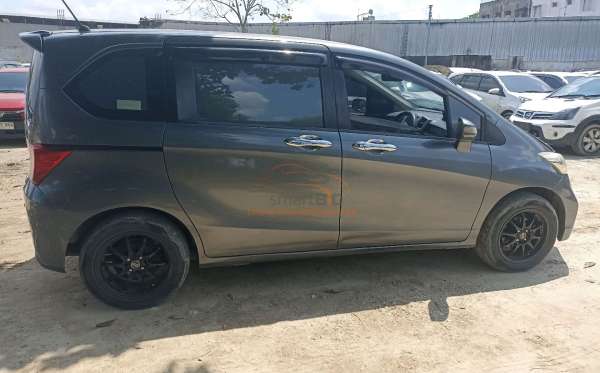 HONDA FREED GB3 1.5 E