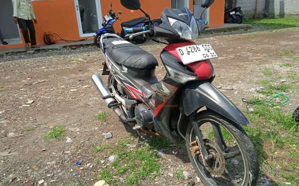 HONDA  SUPRA X