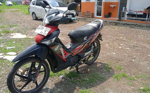 HONDA  SUPRA X