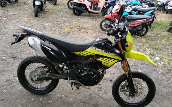 KAWASAKI KLX 150