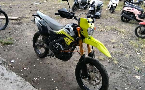 KAWASAKI KLX 150