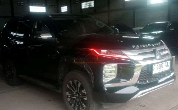 MITSUBISHI PAJERO SPORT DAKAR