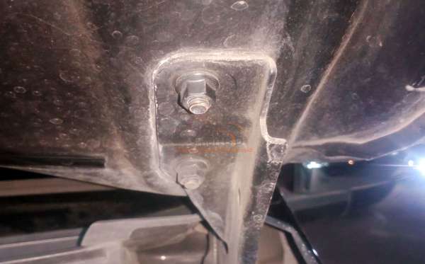 MITSUBISHI PAJERO SPORT DAKAR