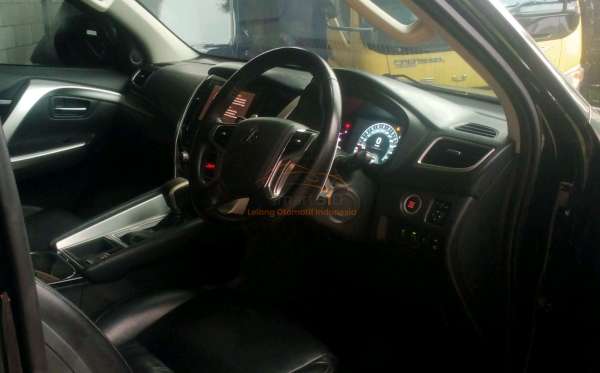 MITSUBISHI PAJERO SPORT DAKAR